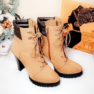 Jennifer Lopez high ankle boots used in good condition 7.5